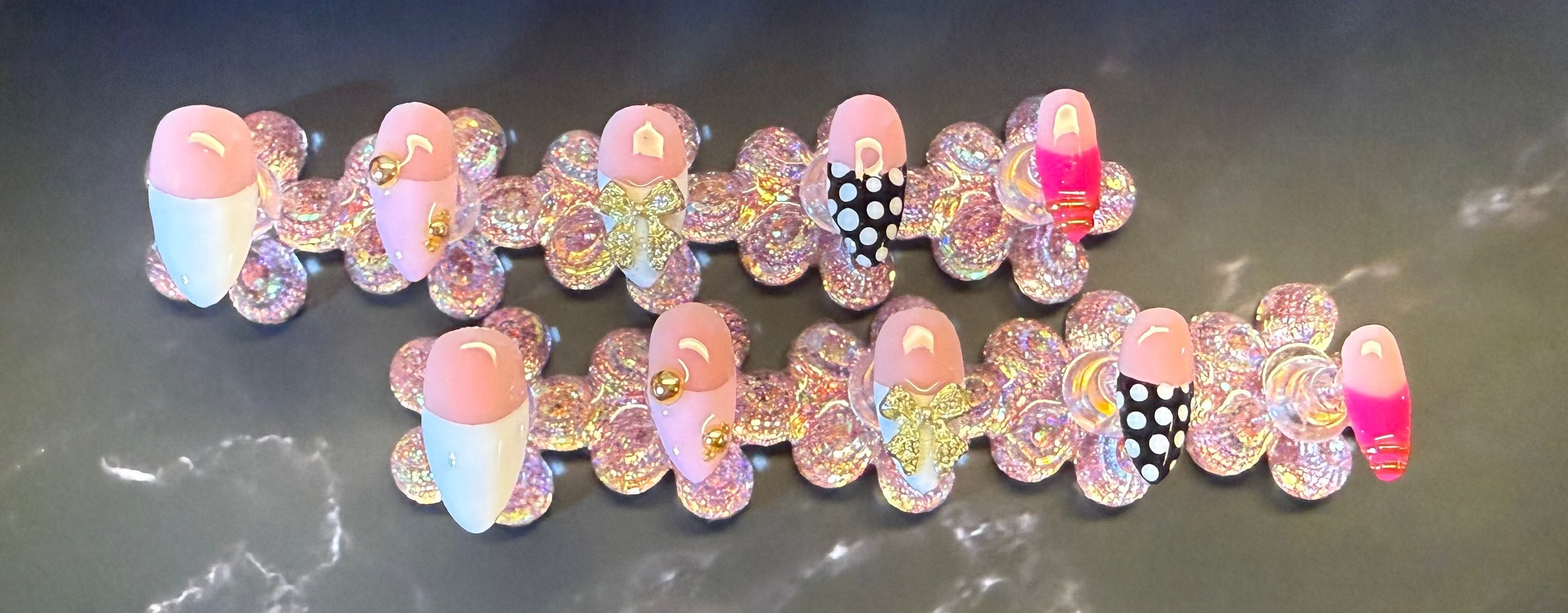 Chic Dots