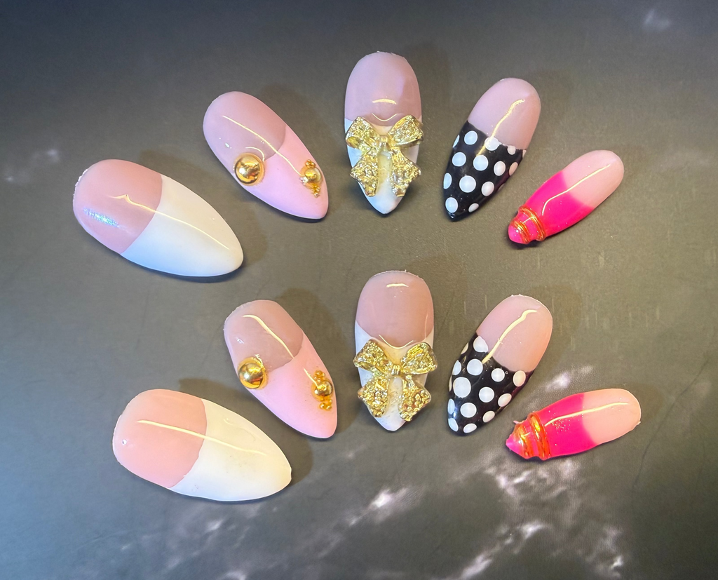 Chic Dots