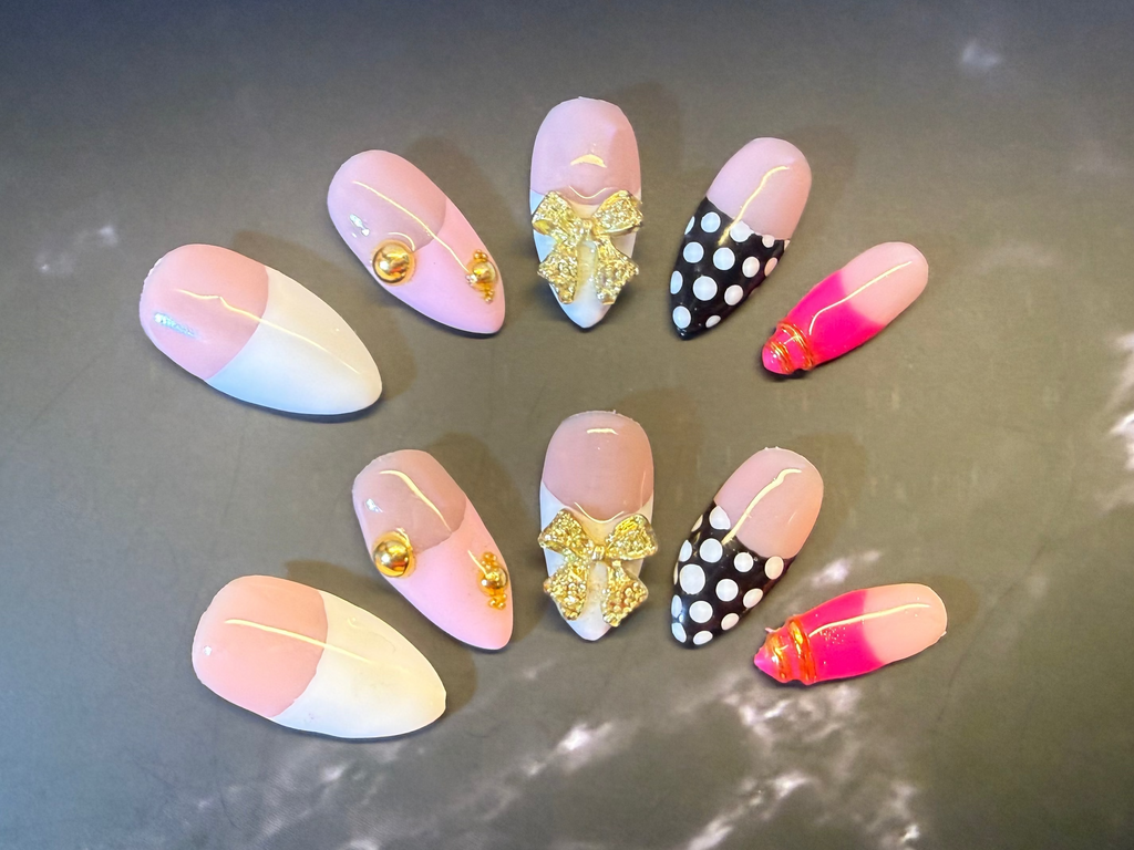 Chic Dots