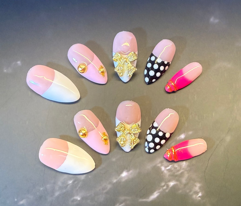 Chic Dots
